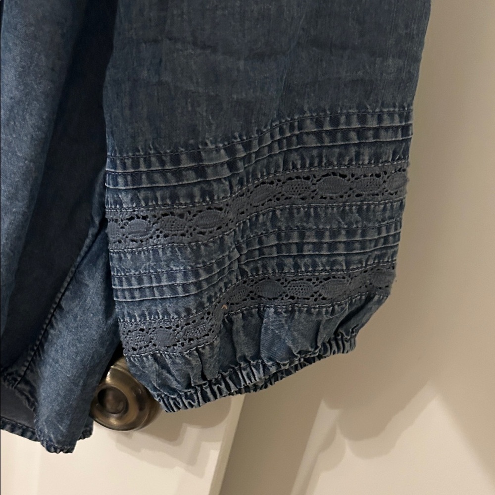 LC Lauren Conrad Blue Denim Blouse size large - Picture 4 of 5